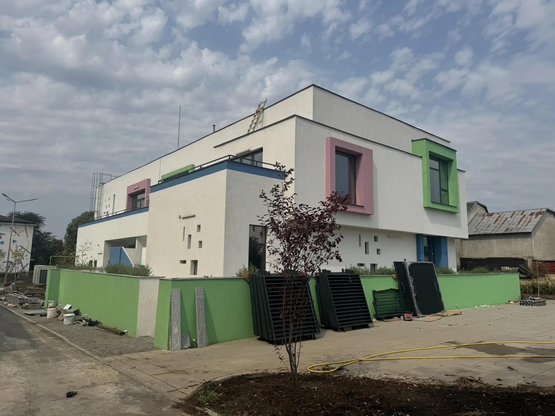 Grădinițe cu 8 grupe