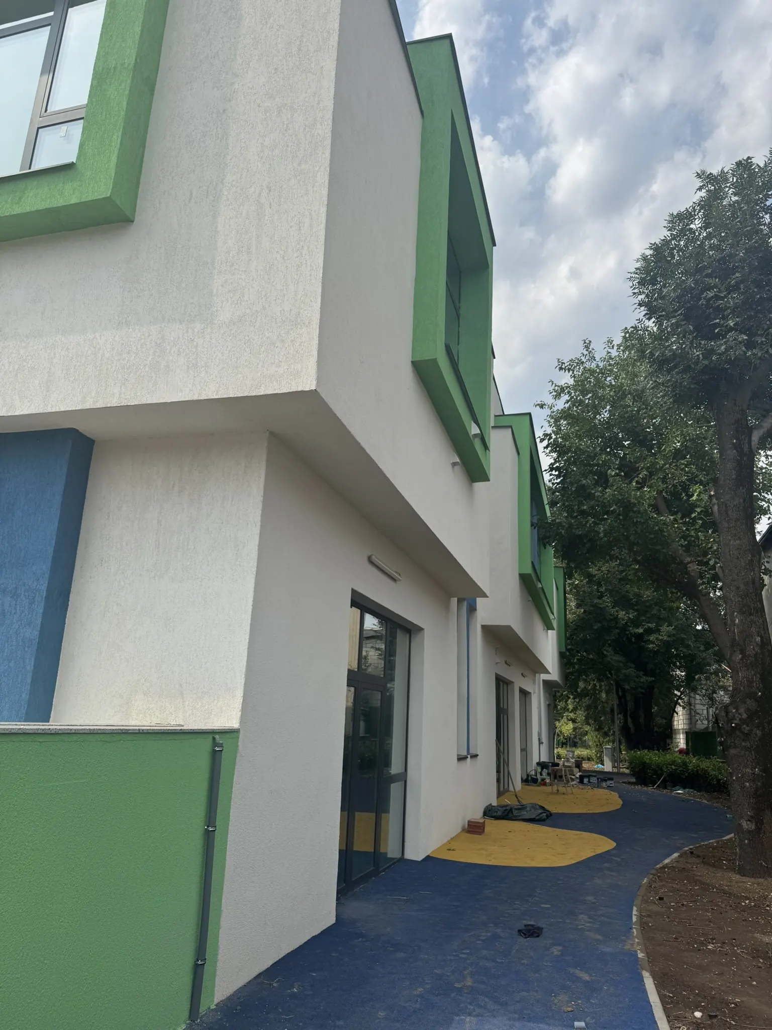 Grădinițe cu 8 grupe