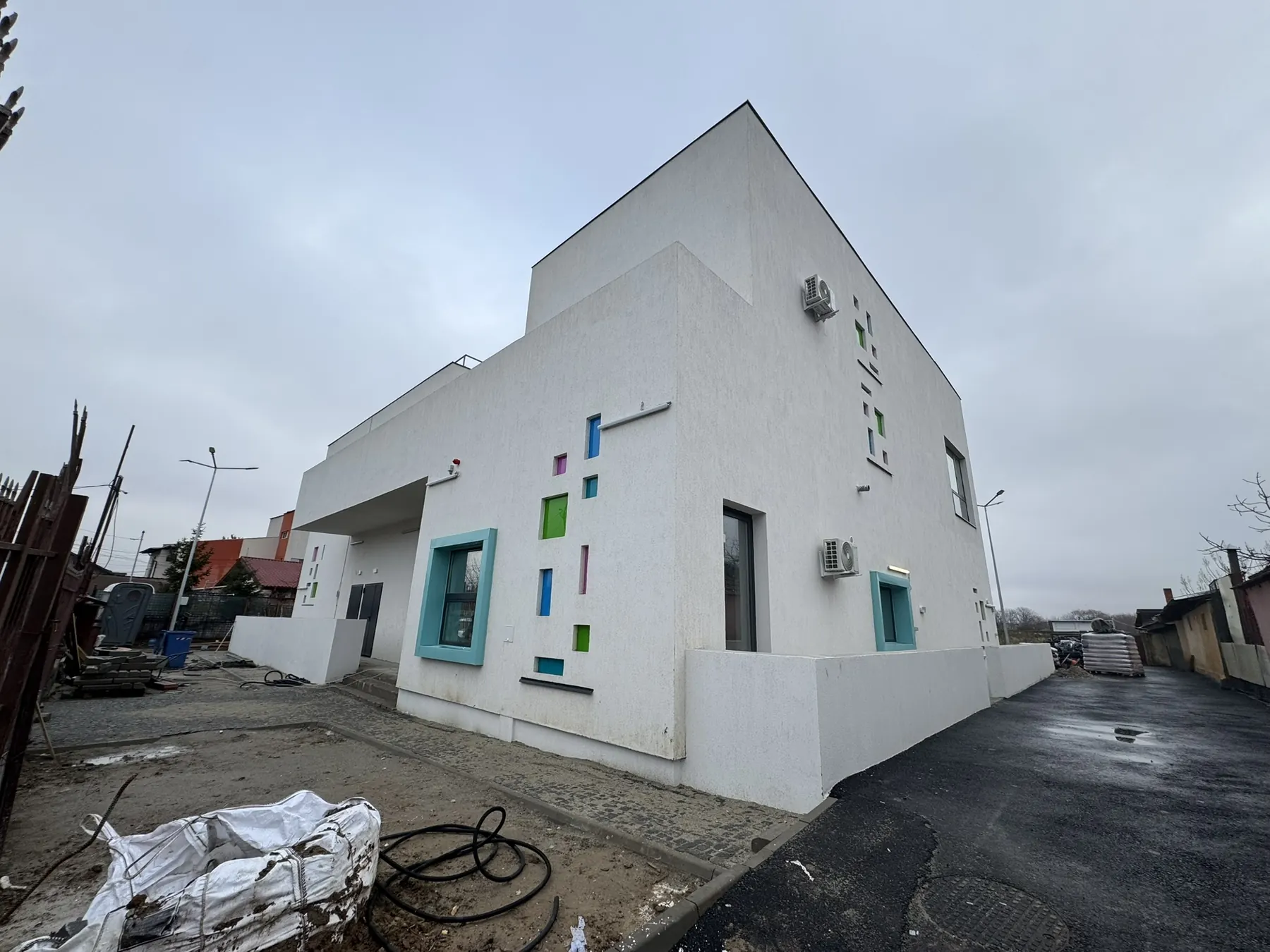 Grădinițe cu 8 grupe