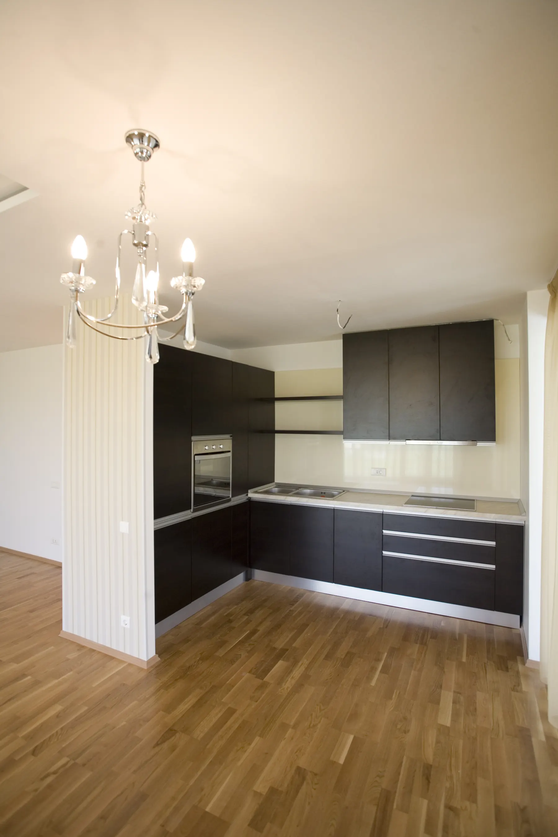 B28 – Ansamblu 28 apartamente, club, piscină