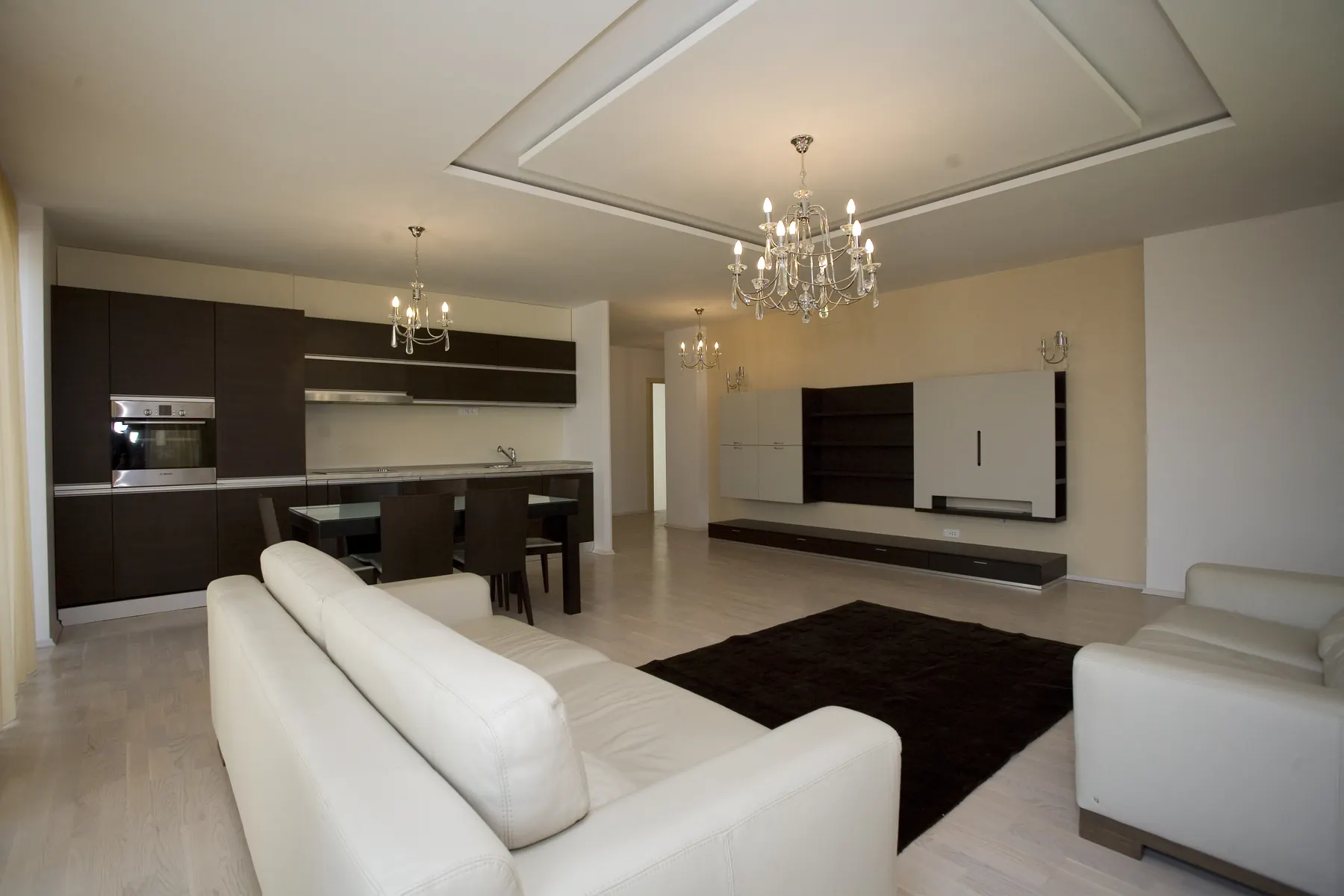 B28 – Ansamblu 28 apartamente, club, piscină
