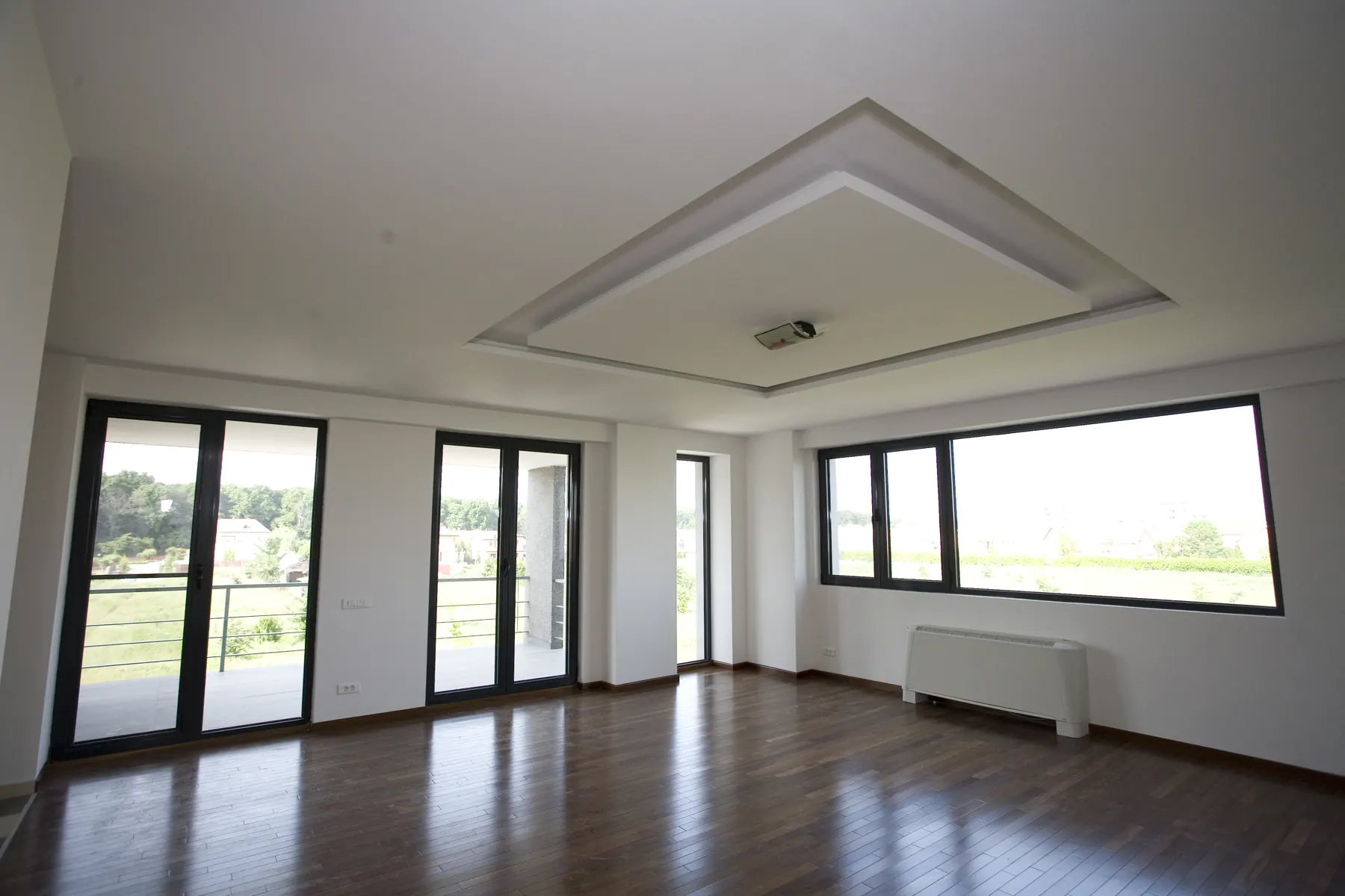 B28 – Ansamblu 28 apartamente, club, piscină