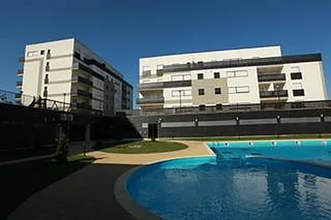 Blocuri de locuințe colective cu piscină